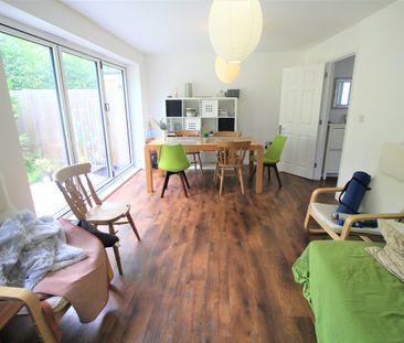 The Cloisters, Frimley, Camberley, Surrey, GU16 - Photo 2