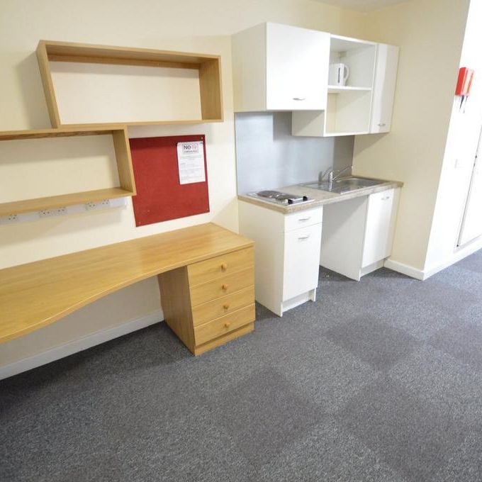 Studio to rent - Photo 1