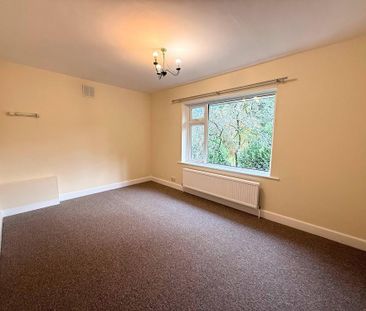 3 bedroom flat to rent - Photo 2