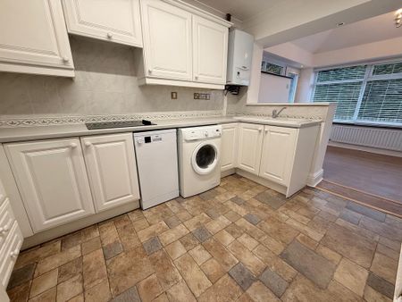 3 bedroom bungalow to rent - Photo 4