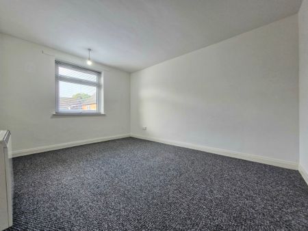 2 bedroom apartment to let - Photo 5