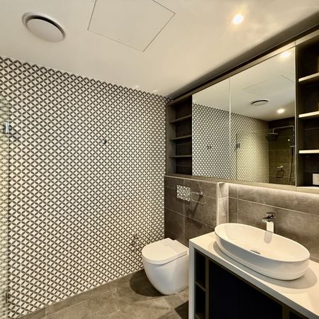 Spacious Three-Story Town house in Green Square For Rent - Photo 3