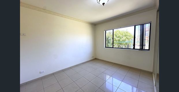 BEAUTIFULLY PRESENTED TWO BEDROOM GRANNY-FLAT - Photo 1