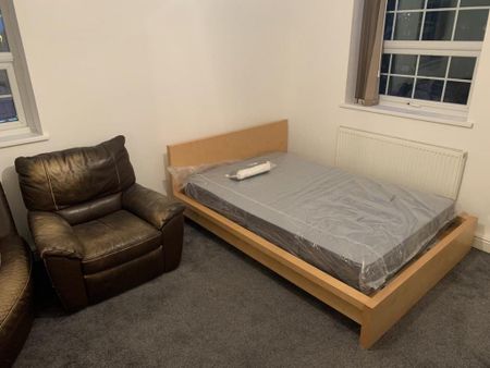 2 bedroom flat to rent - Photo 5