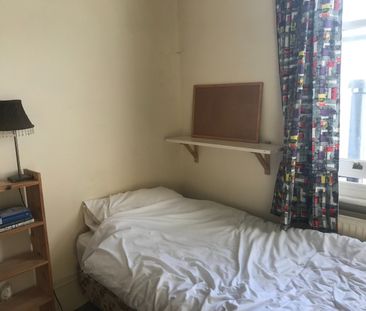 Room in a Shared House, Clyde Road, BN1 - Photo 6