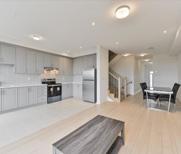 For Lease - 78 Tipp Drive, Richmond Hill, Ontario - Photo 4