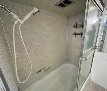 For Lease - 102 Billington Crescent, Toronto, Ontario - Photo 4