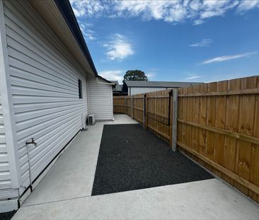 2 Bedroom House - Photo 6