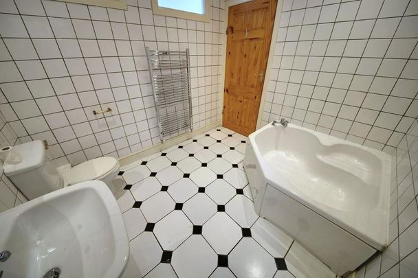 2 bedroom terraced house to rent - Photo 1