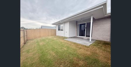 Beautifully Designed 4 Bedroom Home in a Peaceful Family Area - Photo 5