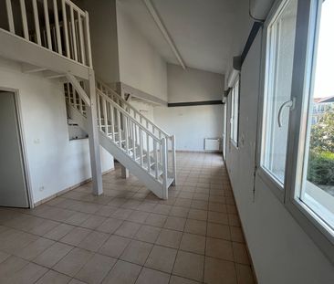 Location Appartement 2 pièces 59m² - Photo 3