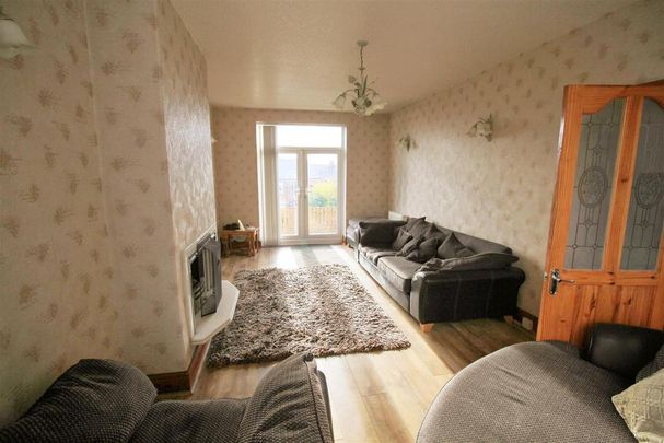 4 bedroom semi-detached house to rent - Photo 1