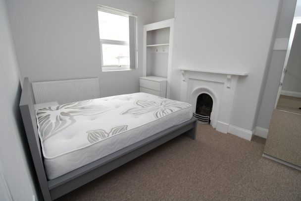 Ashford Road, Plymouth - Photo 1