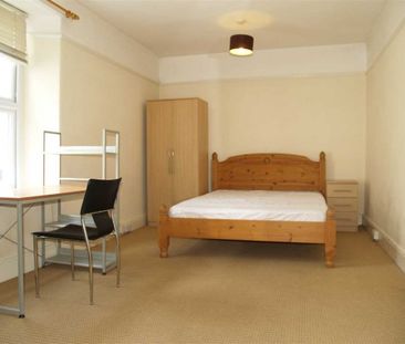 6 Bed - Trematon Terrace, Plymouth - Photo 1