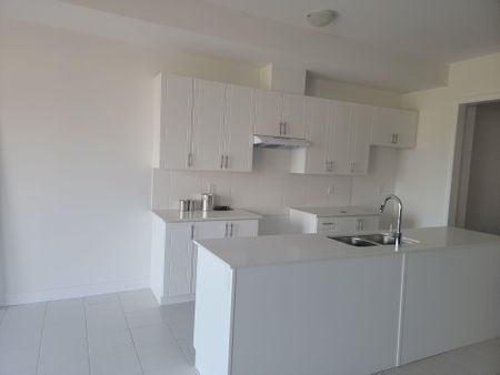 For Lease - 1326 Anthonia Trail Unit# Upper Lvl, Oakville, Ontario - Photo 4