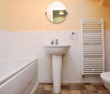 4 bedroom terraced house to rent - Photo 5