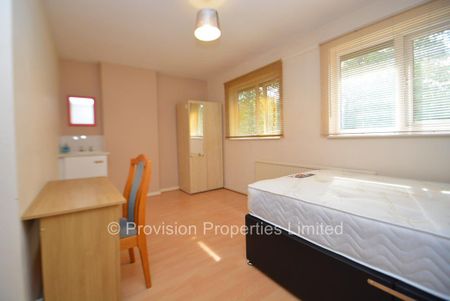 4 bedroom townhouse to rent - Photo 2