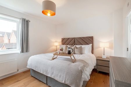 4 Bed, House - Photo 4