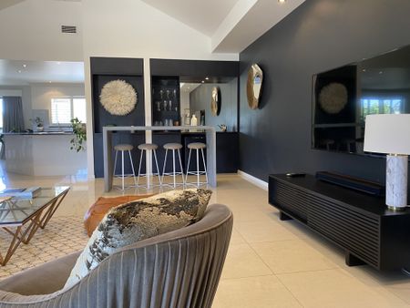 Glamourous rooftop penthouse - Photo 2