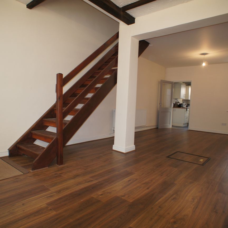 2 bedroom mid-terrace to rent Larges Street, Derby - Photo 1