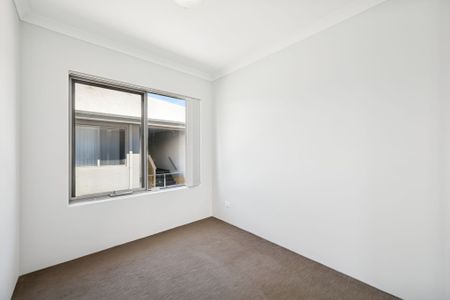 10/4 Albion Street, East Cannington WA 6107 - Photo 2