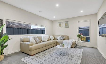 Stunning Family Home for Rent - Style, Space & Comfort in Truganina - Photo 2