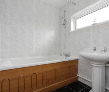 3 bedroom terraced house to rent - Photo 6