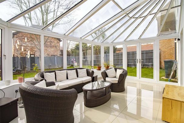 4 bedroom detached house to rent - Photo 1