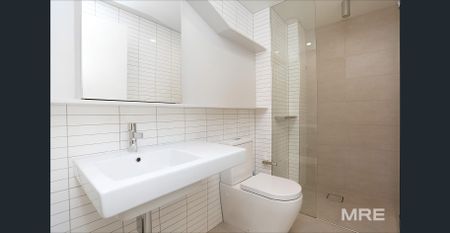 Chic living in convenient location with stunning views - Photo 5