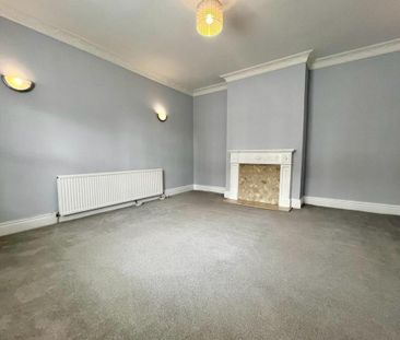 3 bedroom end of terrace house to rent - Photo 2