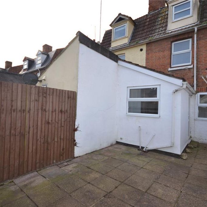 3 bedroom terraced house to rent - Photo 1