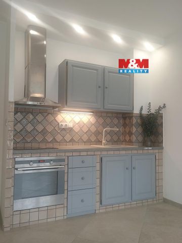 Pronájem bytu 1+kk a garsoniéry 29 m², Žerotínova 355, Děčín - Photo 2