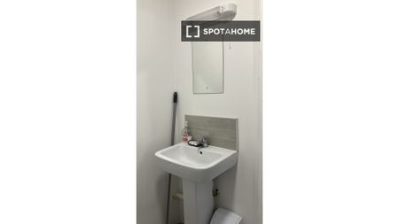 Studio for rent in Castleriada Grove, Dublin - Photo 3