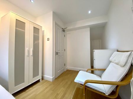 House share to rent - Photo 2