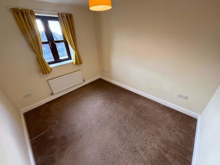 3 bedroom semi-detached to let - Photo 4