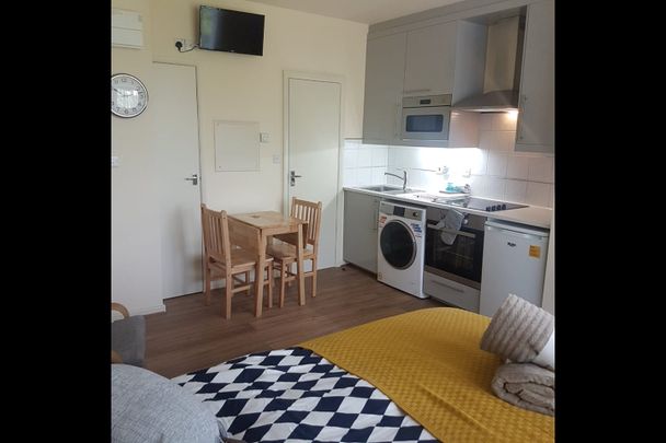 Studio Flat, Kilburn, NW2 - Photo 1