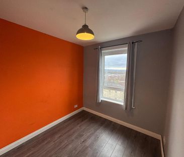 3 bedroom flat to rent - Photo 5