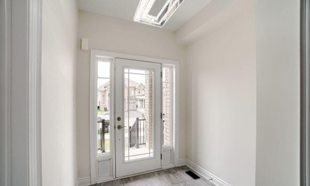 For Lease - 174 Sutherland Avenue, Bradford West Gwillimbury, Ontario - Photo 3