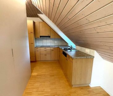 Generous 3 1/2 room penthouse apartment with renovated bathroom - Photo 6