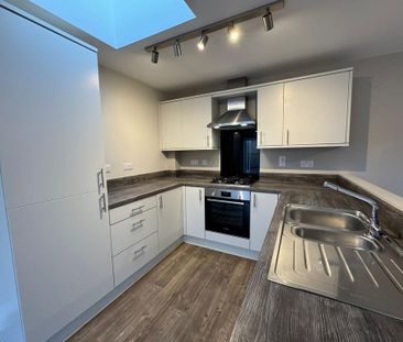 3 bedroom flat to rent - Photo 6