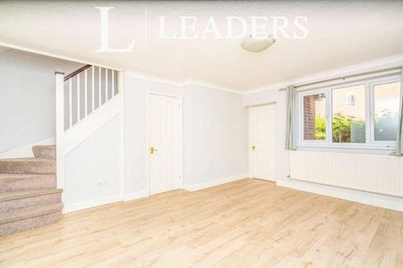 Woking, Surrey, GU24 - Photo 4