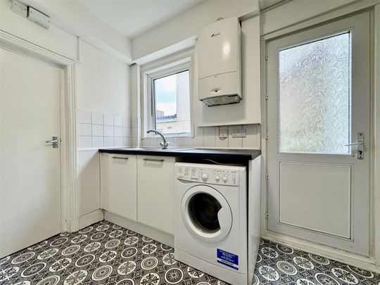 Windsor Road, Bexhill-On-Sea, TN39 3PE - Photo 1