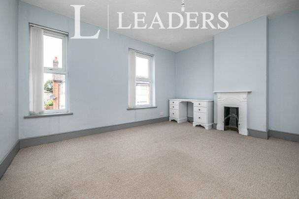 3 bedroom house to rent Springfield Lane, Ipswich, IP1 - Photo 1