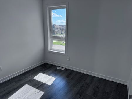 For Lease - 225 Burke Street, Hamilton, Ontario - Photo 3