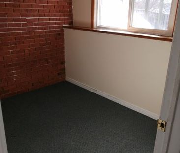 603 College Ave W, Guelph - Photo 3