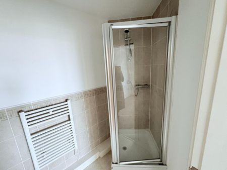 2 bedroom flat to rent - Photo 5