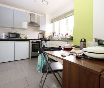 Room in a Shared Flat, Eric Street, E3 - Photo 1