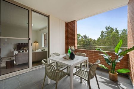 811/21 Hill Road, Wentworth Point - Photo 2