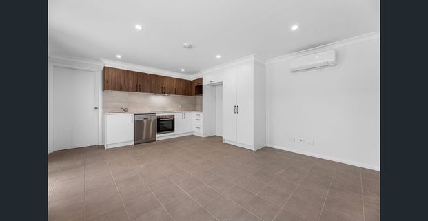 'MODERN UNITS WITH STUNNING COUNTRY VIEWS...!' - Photo 1