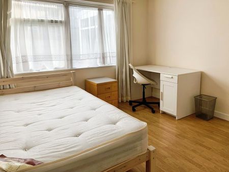 4 bedroom terraced house to rent - Photo 2